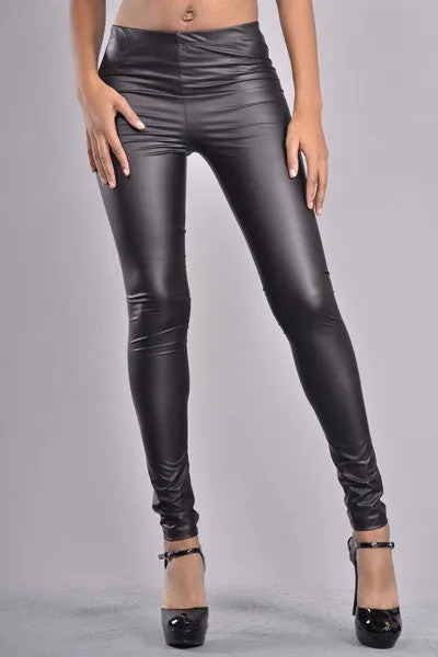 FAUX LEATHER LEGGINGs