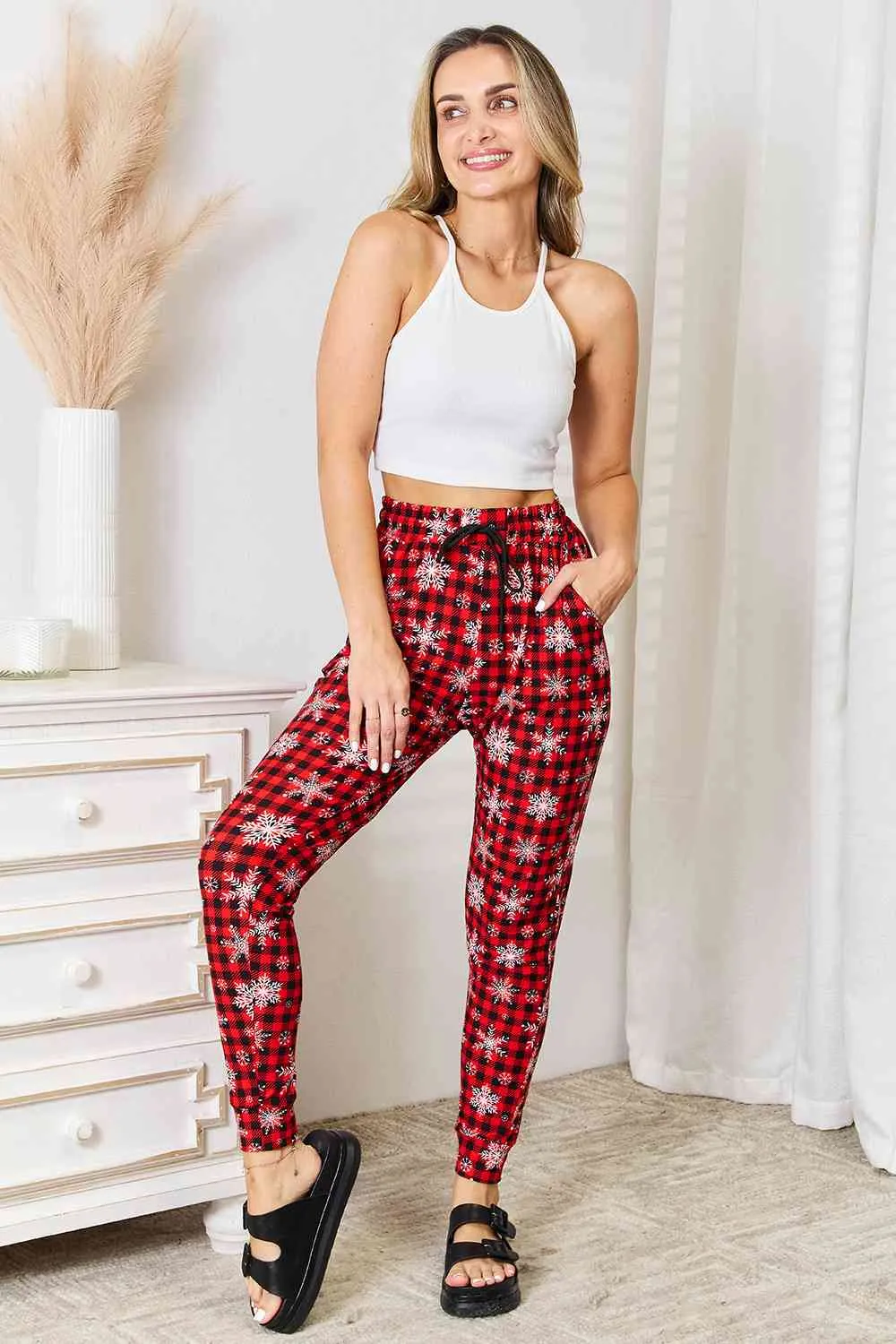 Leggings Depot Full Size Holiday Snowflake Print Joggers