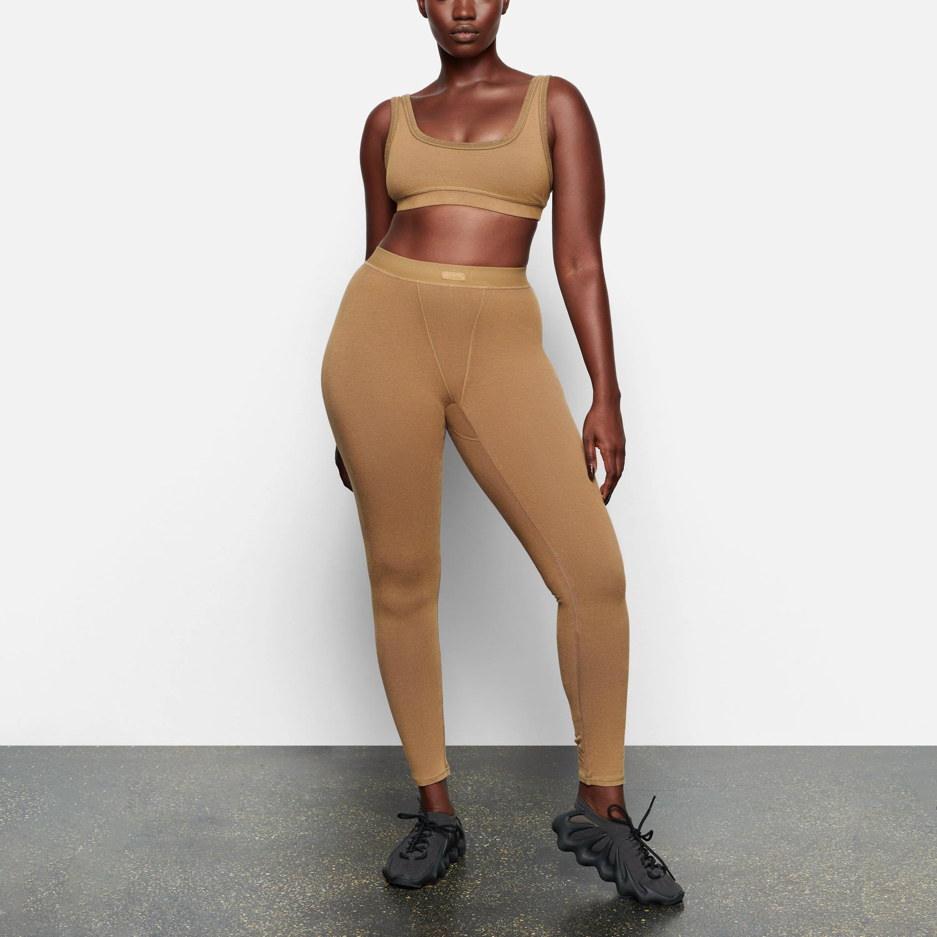 OUTDOOR BASICS SEAMED LEGGING | SEPIA