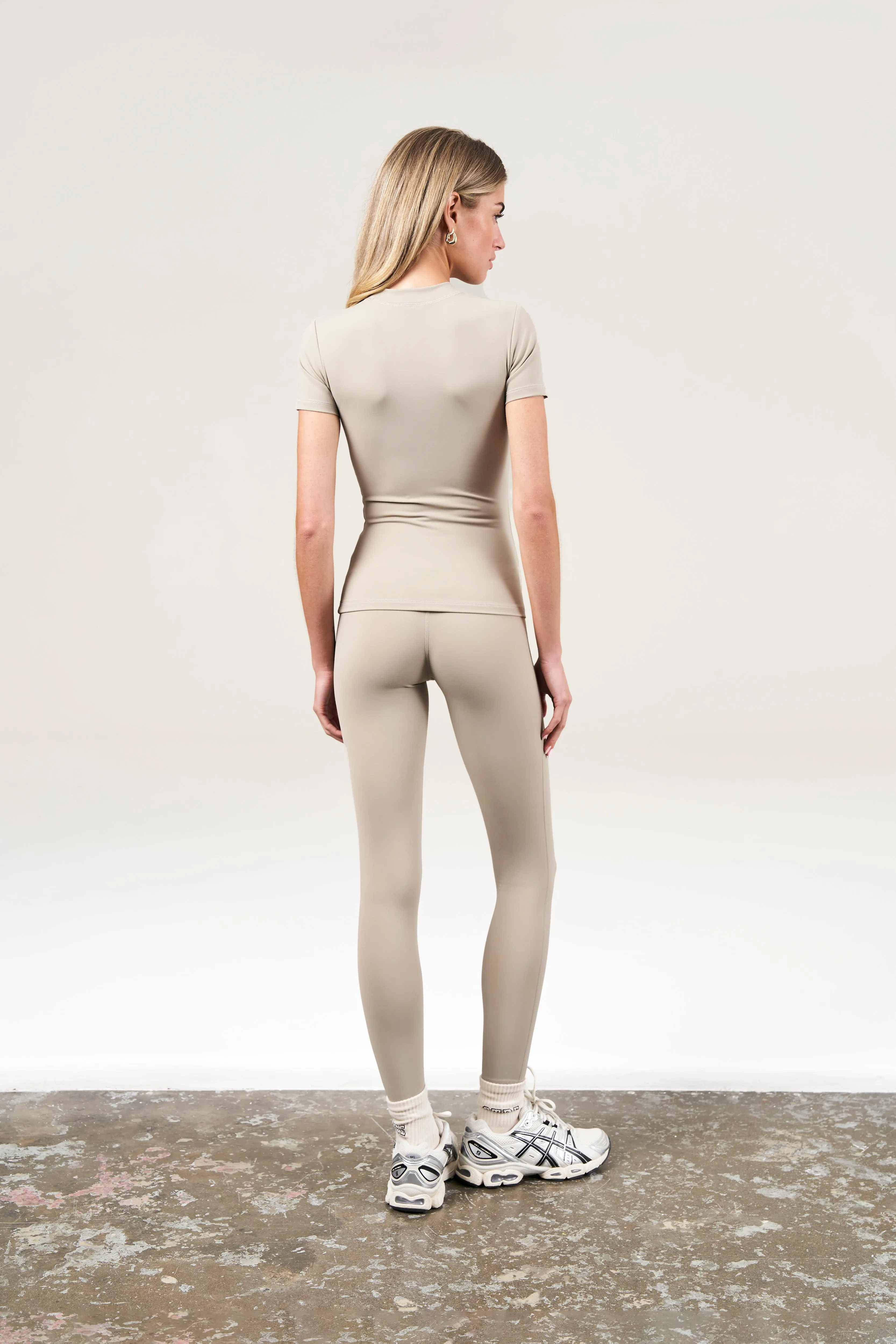 SCULPTING STRETCH EMBLEM LEGGINGS - BEIGE