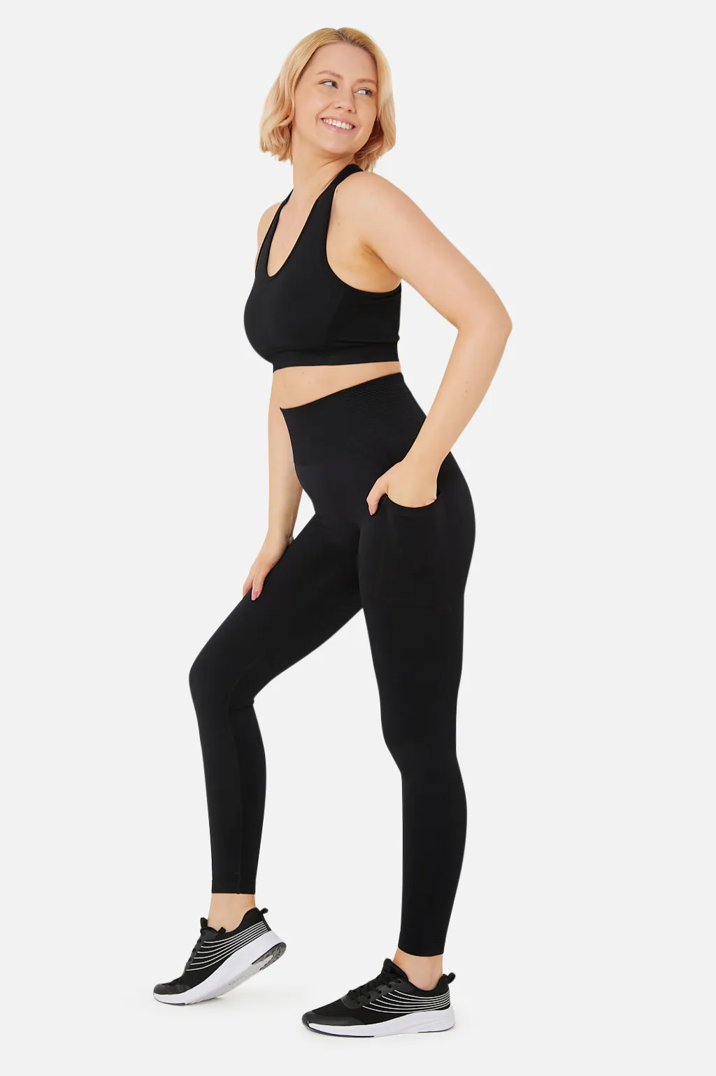 Seamless Compression Leggings V2 with Pocket in Black