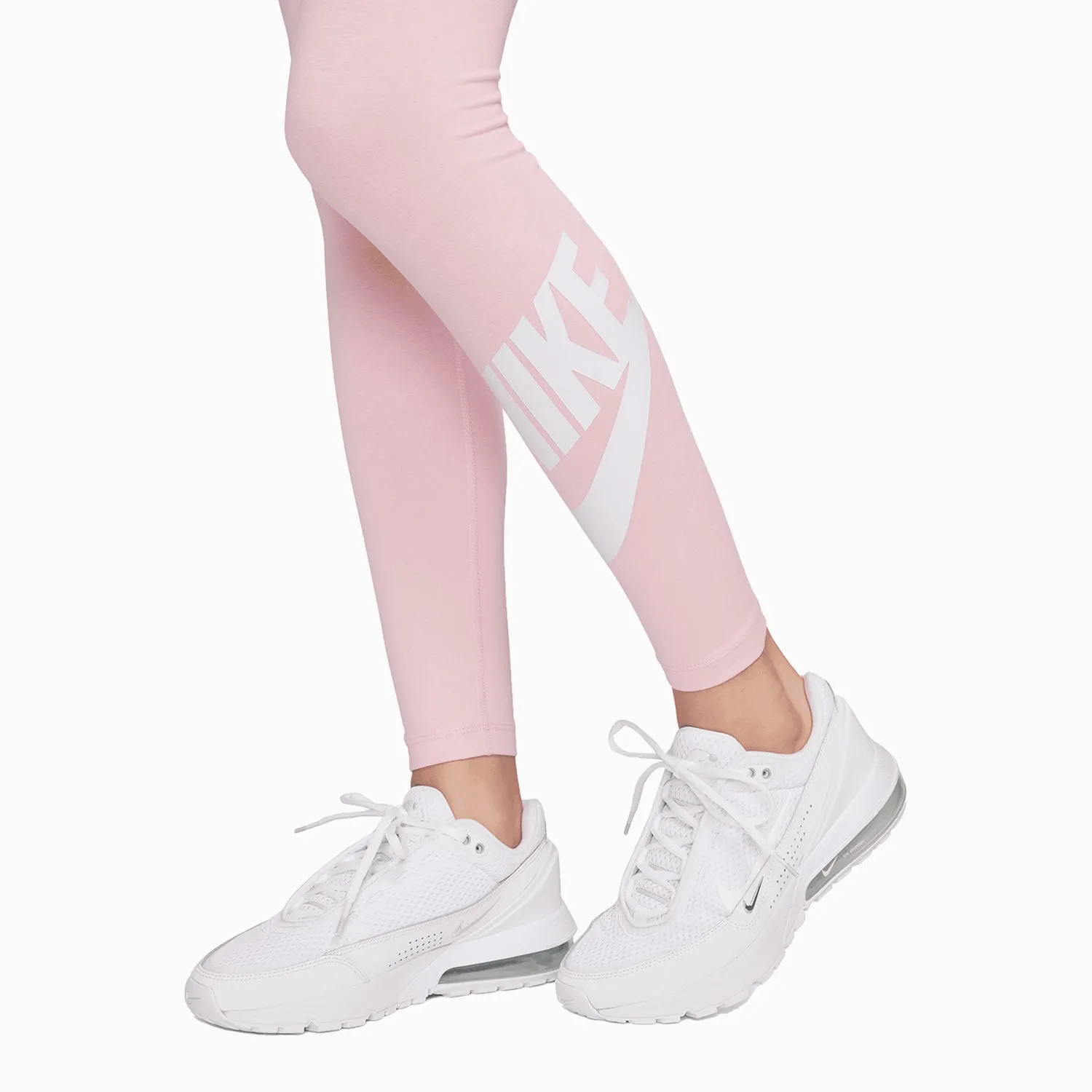 Women's Sportswear Essentials Classics Outfit